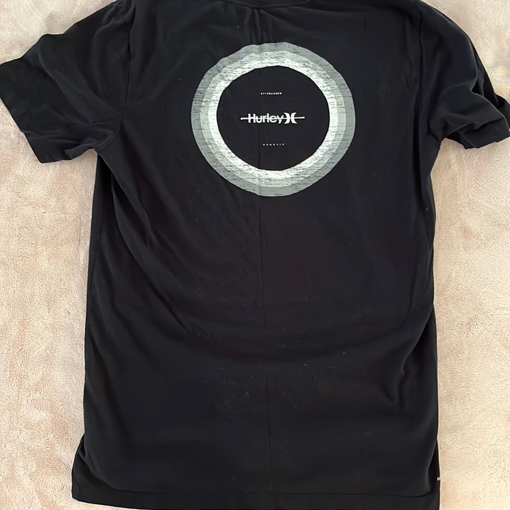 Hurley t shirt